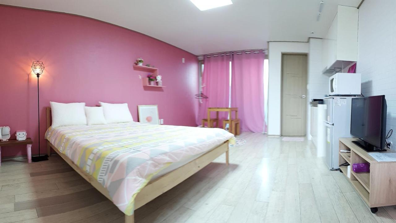 6Pm Pension Jeju Exterior photo